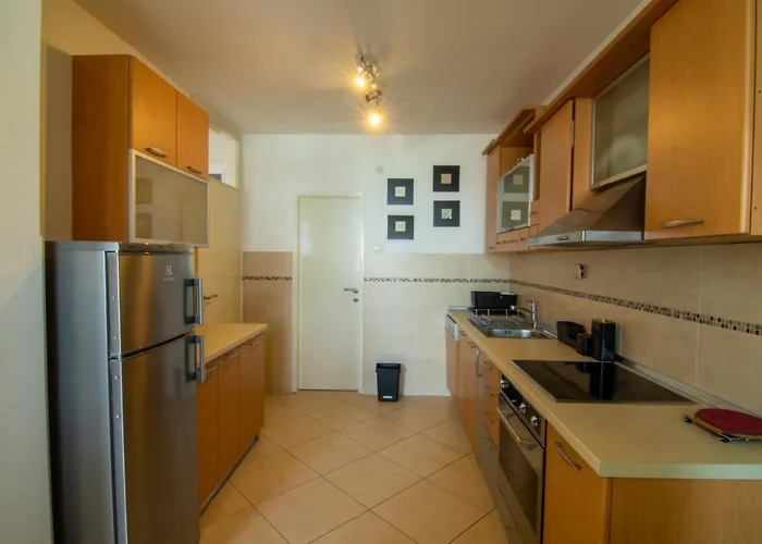 Paradise Square Apartment *